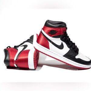 JORDAN 1 RETRO HIGH SATIN BLACK TOE